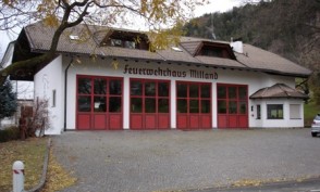 Dienstleistung  Feuerwehrhalle Millan